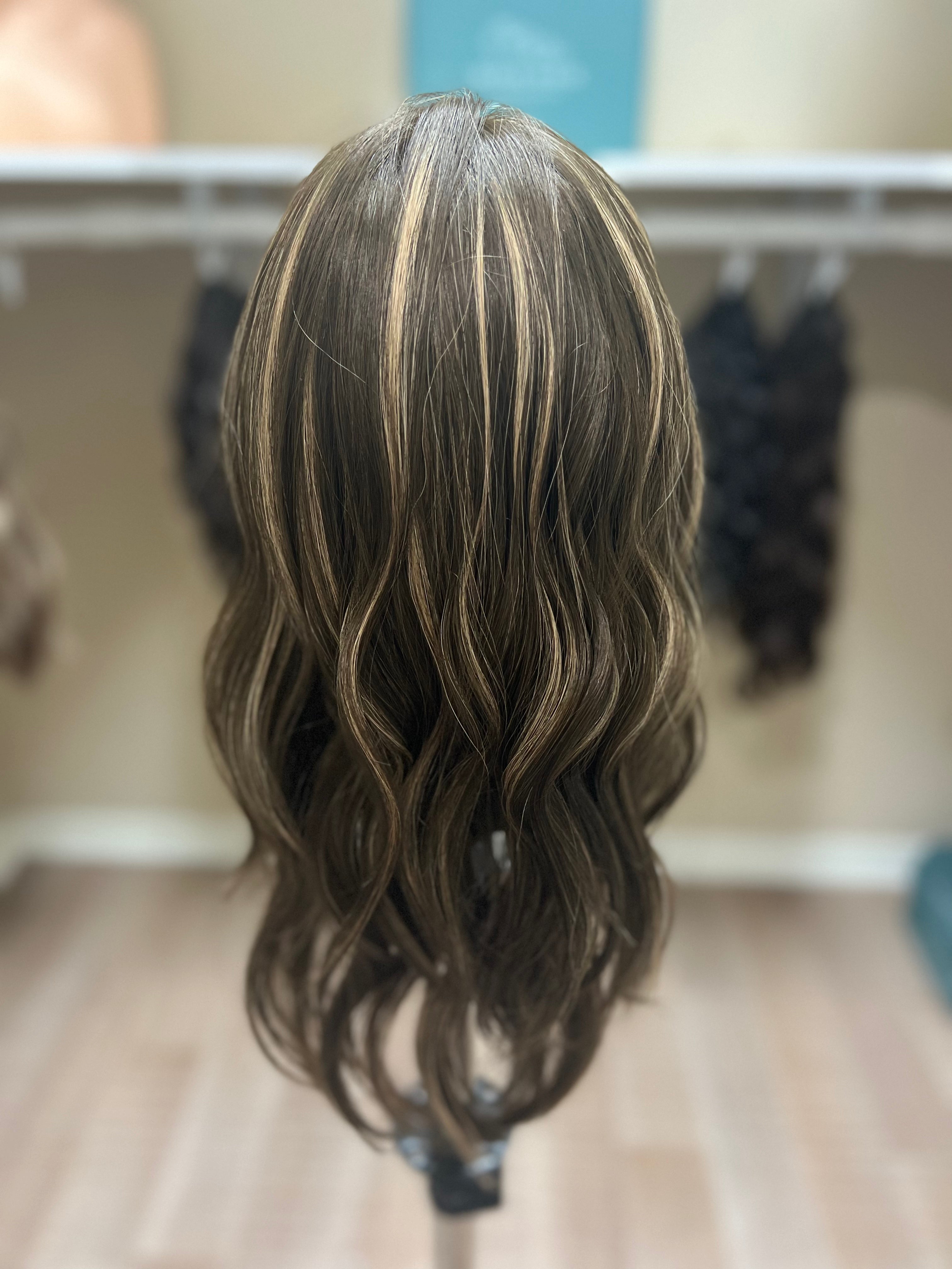 "Sarita" 9x9 Topper