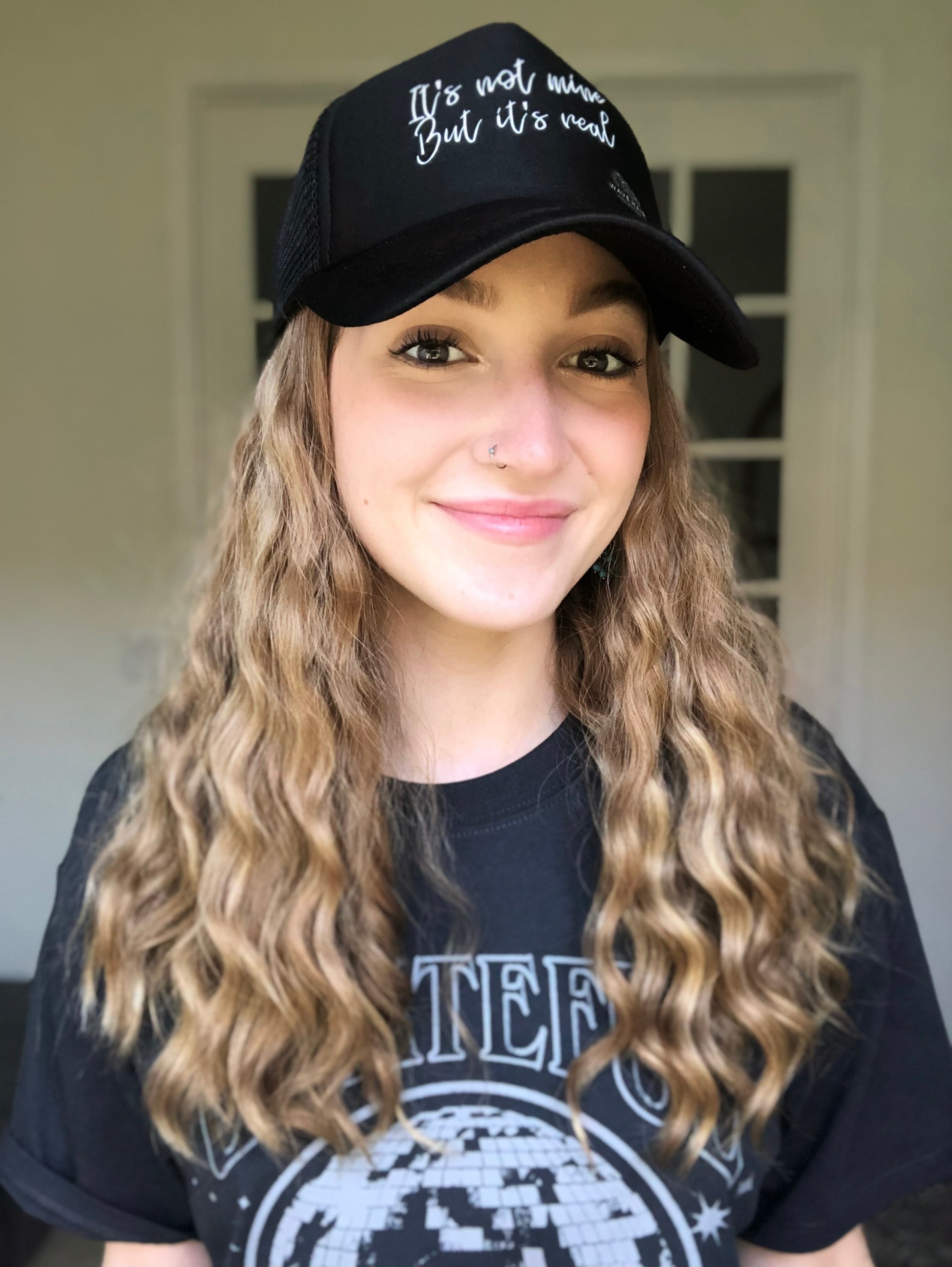 "Marina" Curly Hat Wig (S)