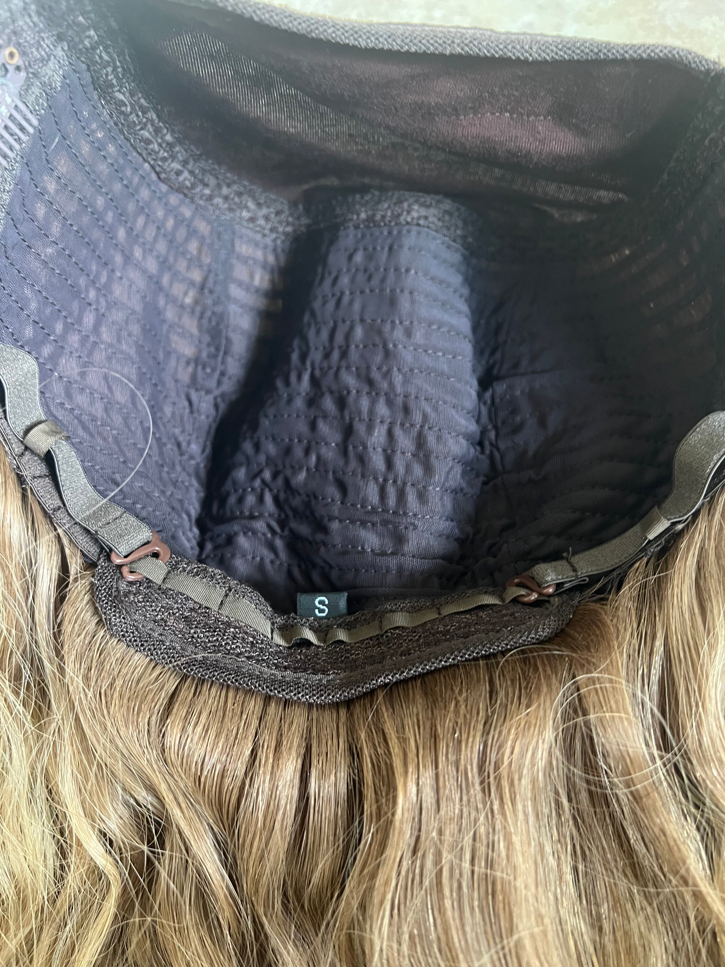 "Marina" Curly Hat Wig (S)