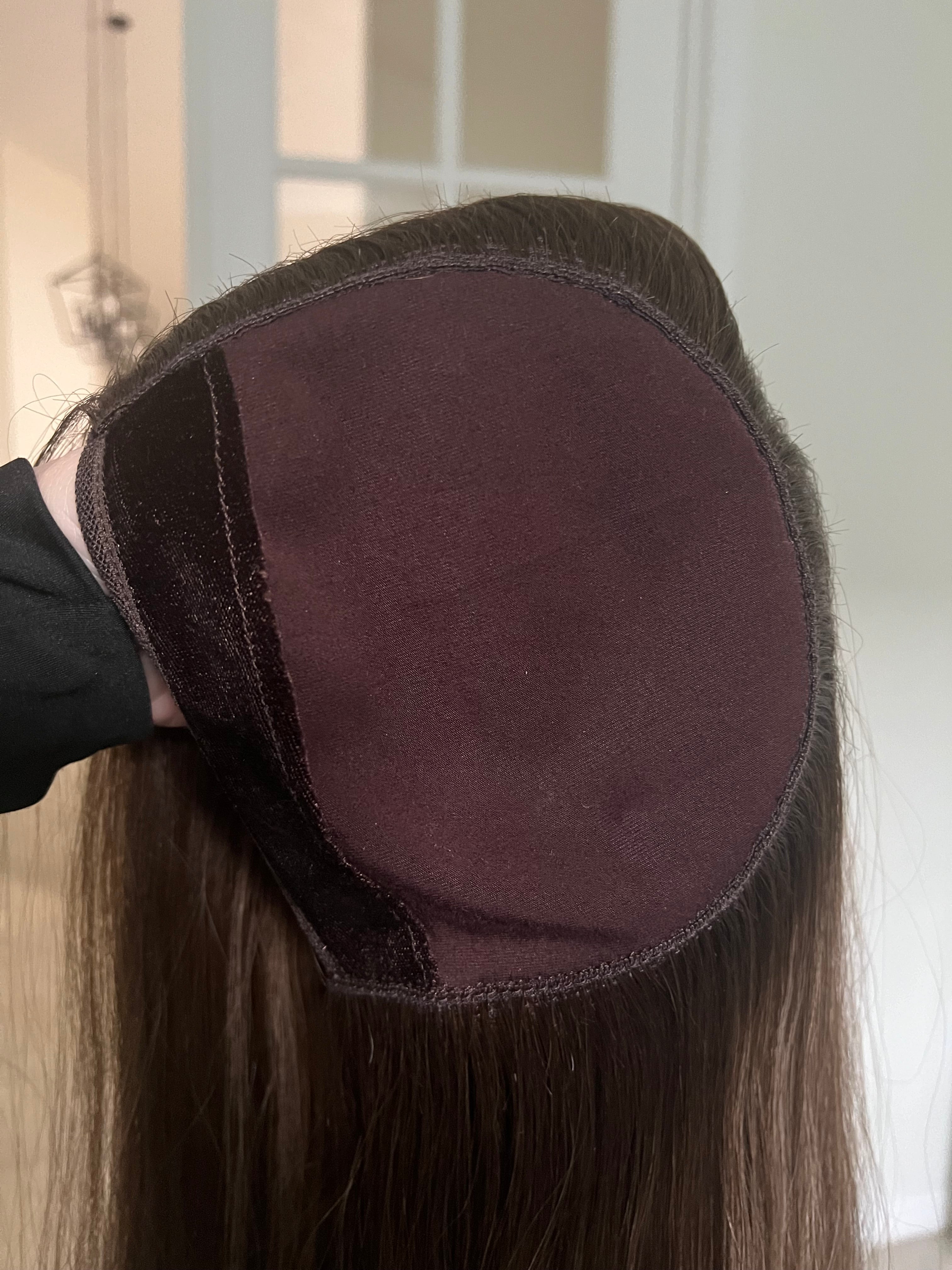 "Jennifer" Hat Wig (M)