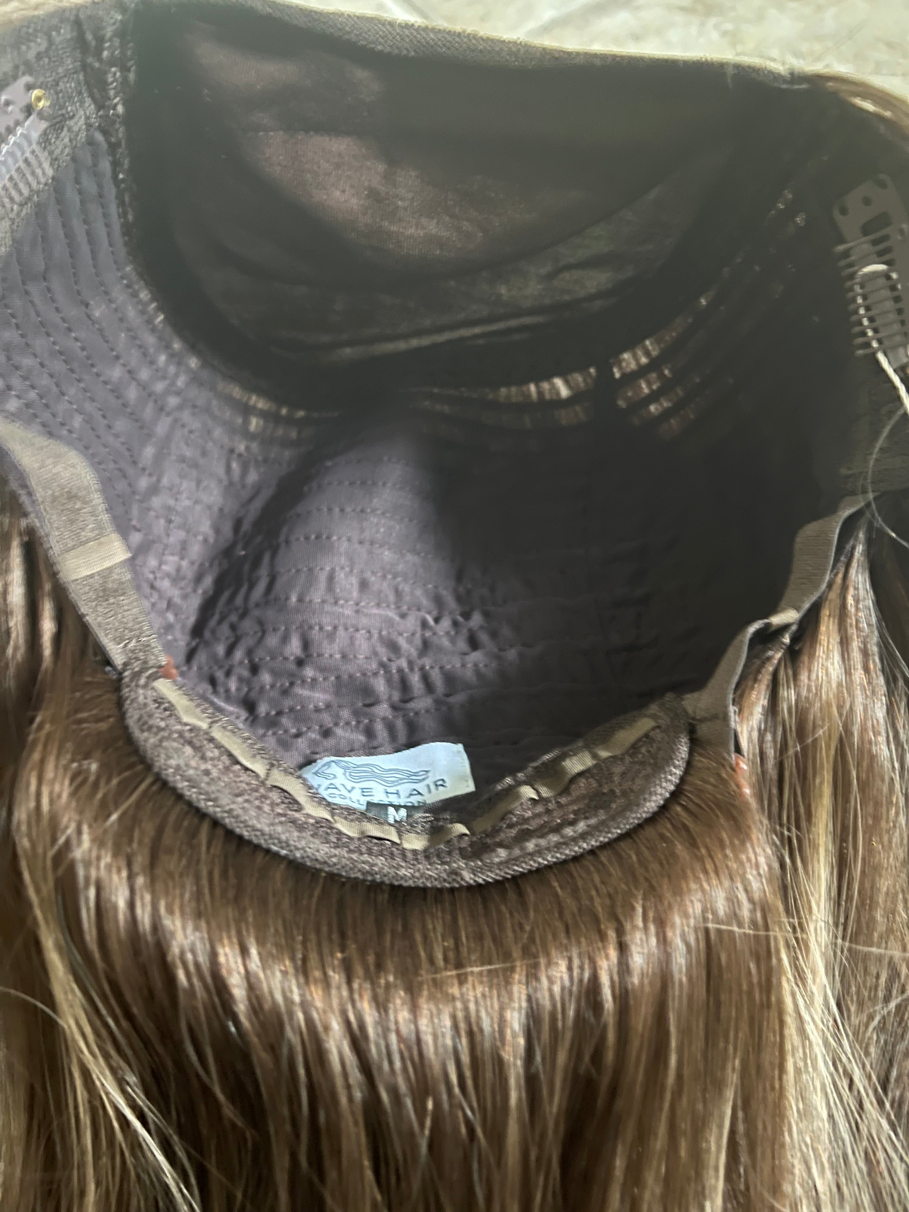 "Jennifer" Hat Wig (M)