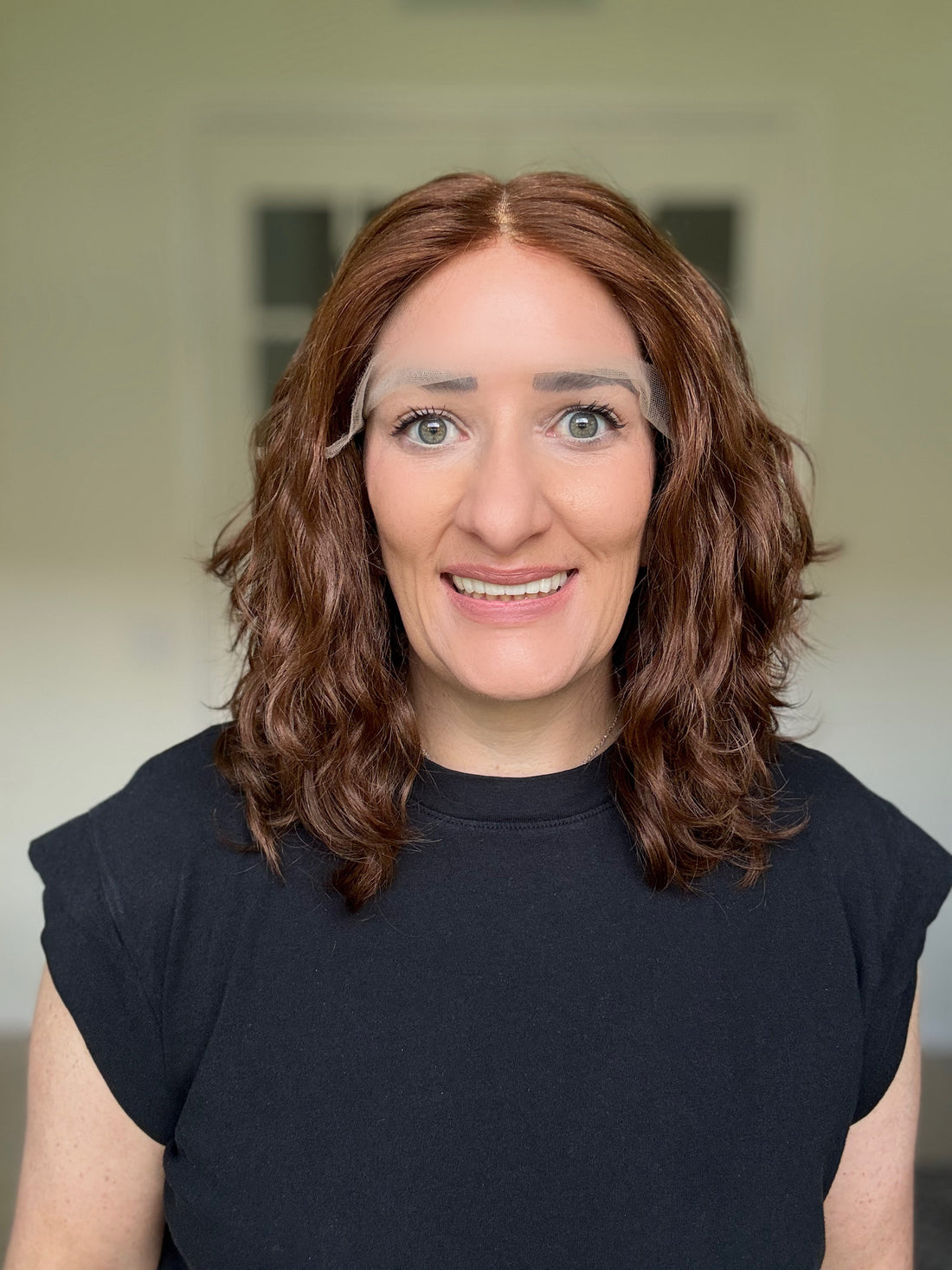 natural wavy wig. human hair wig. realistic wavy wig.