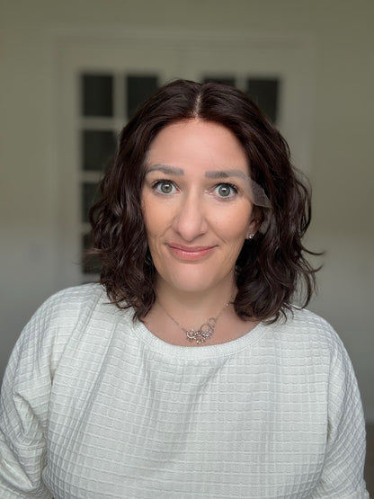 &quot;Isla&quot; Wavy Lace Top Wig (M)